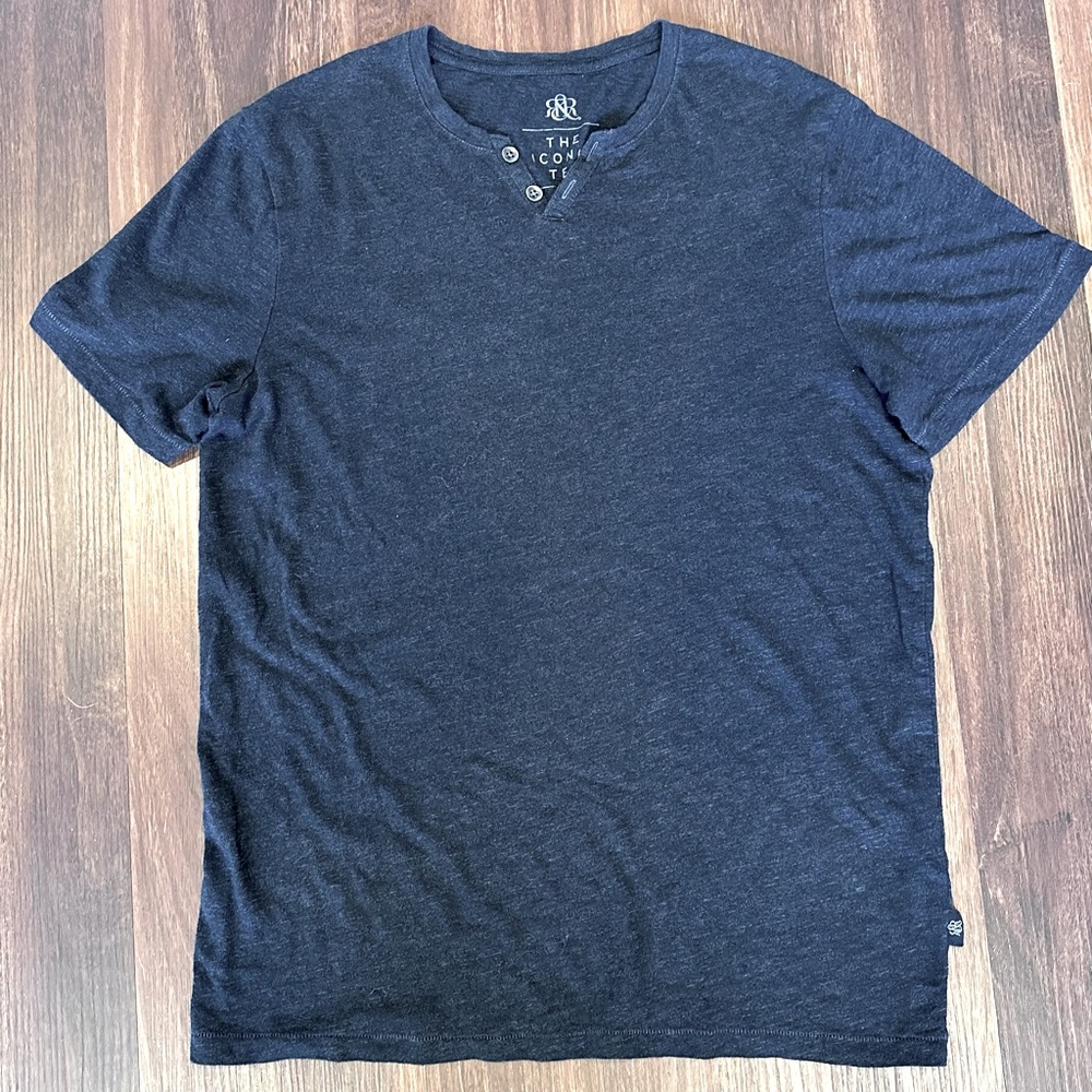 Rock & Republic Iconic Tee Size: Large and Medium